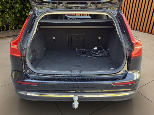 Volvo  V60 2.0 T6 Plug-in hybrid AWD Essential Bright | Trekhaak | Camera | Stuur/stoelverwarming | Leder ActivLease financial lease