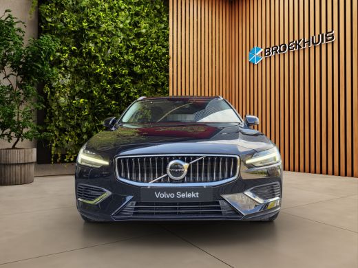 Volvo  V60 2.0 T6 Plug-in hybrid AWD Essential Bright | Trekhaak | Camera | Stuur/stoelverwarming | Leder ActivLease financial lease