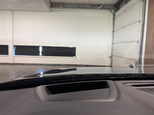 Volvo  V60 T6 AWD Recharge Ultra Dark | Trekhaak | Schuifdak | Head-Up Display | Harman Kardon | Adaptieve C... ActivLease financial lease