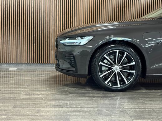 Volvo  V60 T6 AWD Recharge Ultra Dark | Trekhaak | Schuifdak | Head-Up Display | Harman Kardon | Adaptieve C... ActivLease financial lease