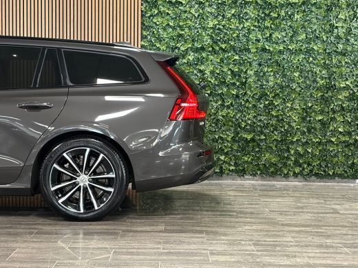 Volvo  V60 T6 AWD Recharge Ultra Dark | Trekhaak | Schuifdak | Head-Up Display | Harman Kardon | Adaptieve C... ActivLease financial lease