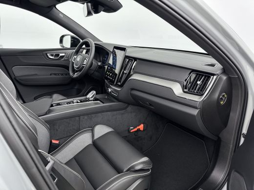 Volvo  XC60 T6 Recharge Ultra Black Edition | 21" | Luchtvering | Head-Up | Panoramadak | Harman Kardon | Led... ActivLease financial lease