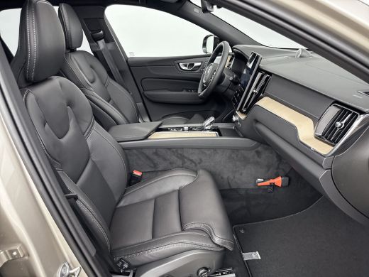 Volvo  XC60 T8 Recharge Ultra Dark | 21" | Luchtvering | Geventileerd Nappa | Massagestoelen | Bowers & Wilki... ActivLease financial lease
