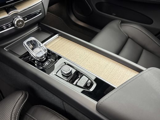 Volvo  XC60 T8 Recharge Ultra Dark | 21" | Luchtvering | Geventileerd Nappa | Massagestoelen | Bowers & Wilki... ActivLease financial lease