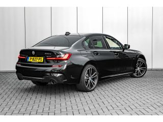 BMW 3 Serie 330e High Executive 292 PK | M Sport | Panoramadak | Voorstoelen Verwarmd | Achteruitrijcamera | ...