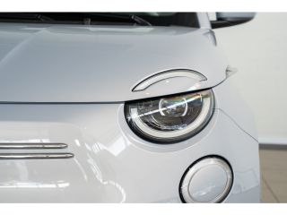 Fiat 500C La Prima 42 kWh | 8 Jaar Garantie | Camera | Adaptive Cruise | Keyless | Navigatie | Stoelverwarm...