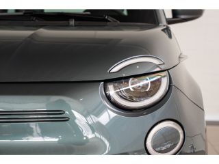 Fiat 500e Giorgio Armani 42 kWh | Camera | Stoelverwarming | Navigatie | Keyless | Climate Controle | Panor...