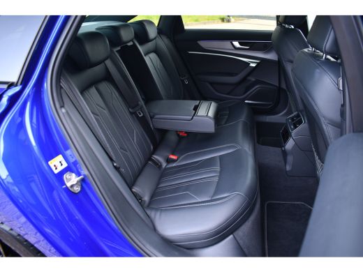 Audi A6 Limousine 55 TFSI e quattro Competition Pano Ultra-blau HUD ACC B&O ActivLease financial lease