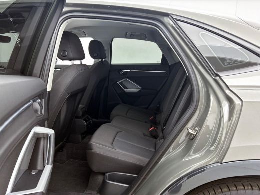 Audi Q3 35 TFSI 150PK S Line CAMERA | EL-ACHTERKLEP | KEYLESS ActivLease financial lease