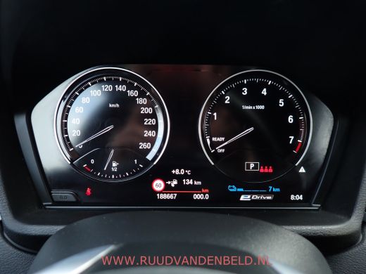 BMW X1 25e X-DRIVE HEADUP / SPORTLEER / TREKHAAK / CAMERA ActivLease financial lease