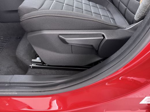 Citroën C3 Aircross Plus | Achteruitrijcamera | Extra getinte achterste zijruiten en achterruit | Koplampen met ECO L... ActivLease financial lease