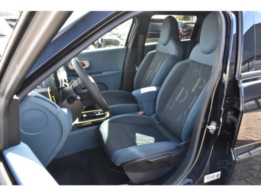 Fiat Grande Panda Icon | 10,25" touchscreen radio met Bluetooth, DAB & USB | Airconditioning handmatig | Cruise Con... ActivLease financial lease