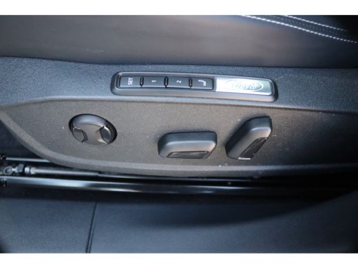 Ford Capri Premium Extended Range AWD 79 kWh Pano-dak/Adaptive-cruise/360camera/Stoelverwaming ActivLease financial lease