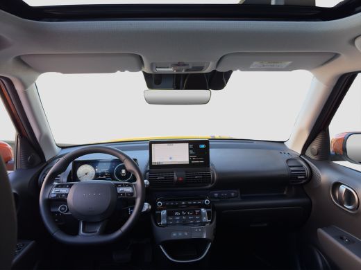 Hyundai Inster Evolve Sky 49 kWh HyundaiINSTEREvolve Sky 49 kWh| Achteruitrijcamera | Airco (automatisch) | Appl... ActivLease financial lease