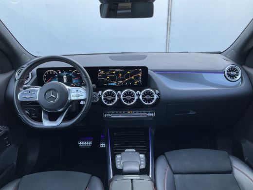 Mercedes-Benz GLA 200 164pk Solution AMG Memory Pano.dak Sfeerverl Hoogzitter Uitstraling! ActivLease financial lease