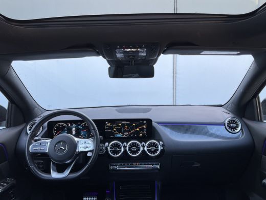 Mercedes-Benz GLA 200 164pk Solution AMG Memory Pano.dak Sfeerverl Hoogzitter Uitstraling! ActivLease financial lease