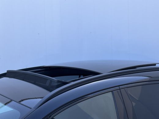 Mercedes-Benz GLA 200 164pk Solution AMG Memory Pano.dak Sfeerverl Hoogzitter Uitstraling! ActivLease financial lease