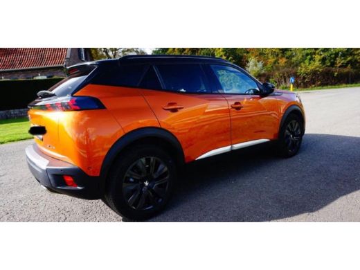 Peugeot 2008 1.2 PureTech GT Pack Elek. Stoel met Massage | Focal | Stoelverwarming | Leder | Camera | LED | 1... ActivLease financial lease