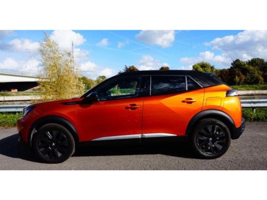 Peugeot 2008 1.2 PureTech GT Pack Elek. Stoel met Massage | Focal | Stoelverwarming | Leder | Camera | LED | 1... ActivLease financial lease