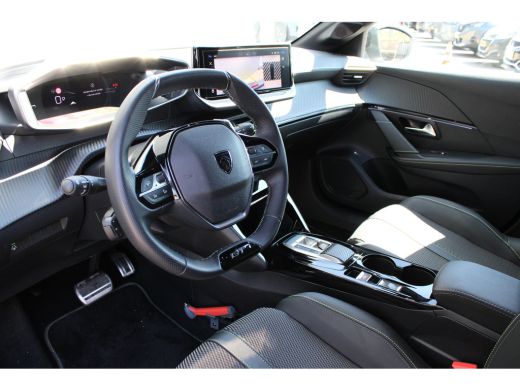 Peugeot 208 1.2 Hybrid 145 e-DCS6 GT | Automaat | Navigatie | Camera voor + achter | Adaptieve cruise | NL au... ActivLease financial lease