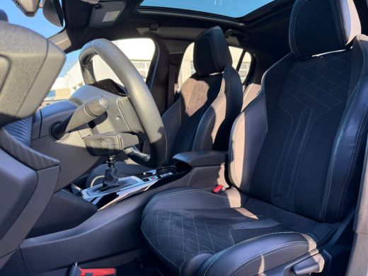 Peugeot 208 GT Pack Alcantara Sportstoelen | Stoeverwarming | Panorama dak | Cruise Control | Airco | NAVI Fu... ActivLease financial lease