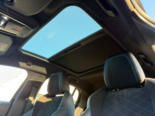 Peugeot 208 GT Pack Alcantara Sportstoelen | Stoeverwarming | Panorama dak | Cruise Control | Airco | NAVI Fu... ActivLease financial lease