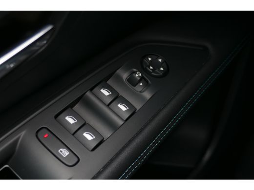 Peugeot 3008 1.6 HYBRID 225PK ALLURE PACK AUTOMAAT / NAVI / CLIMA / 19"LMV / CAMERA / FULL-LED / PDC / BLUETOO... ActivLease financial lease