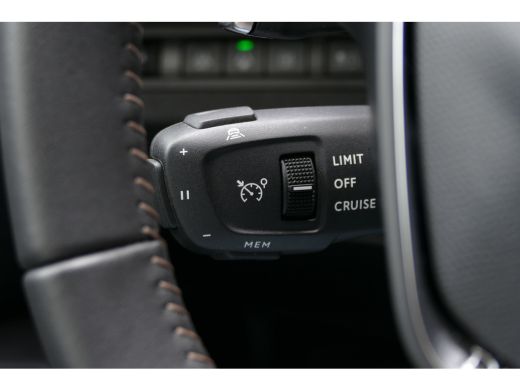Peugeot 3008 1.6 HYBRID 225PK ALLURE PACK AUTOMAAT / NAVI / CLIMA / 19"LMV / CAMERA / FULL-LED / PDC / BLUETOO... ActivLease financial lease