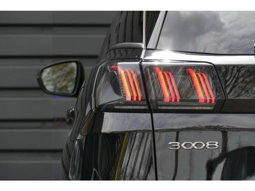 Peugeot 3008 1.6 HYBRID 225PK ALLURE PACK AUTOMAAT / NAVI / CLIMA / 19"LMV / CAMERA / FULL-LED / PDC / BLUETOO... ActivLease financial lease