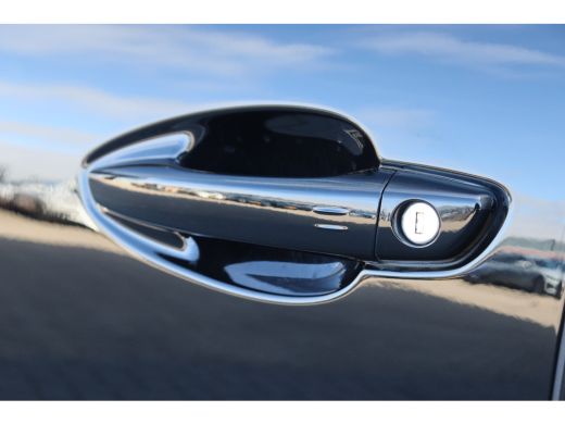 Peugeot 3008 1.6 HYBRID 225PK ALLURE PACK AUTOMAAT / NAVI / CLIMA / PDC / 18" LMV / CAMERA / KEYLESS / WINTERP... ActivLease financial lease