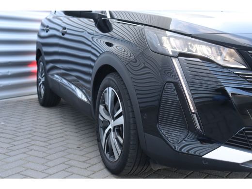 Peugeot 3008 1.6 HYBRID 225PK ALLURE PACK AUTOMAAT / NAVI / CLIMA / PDC / 18" LMV / CAMERA / KEYLESS / WINTERP... ActivLease financial lease