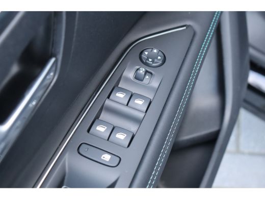 Peugeot 3008 1.6 HYBRID 225PK ALLURE PACK AUTOMAAT / NAVI / CLIMA / PDC / 18" LMV / CAMERA / KEYLESS / WINTERP... ActivLease financial lease