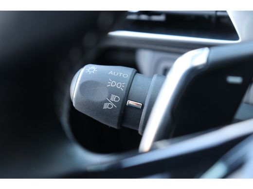 Peugeot 3008 1.6 HYBRID 225PK ALLURE PACK AUTOMAAT / NAVI / CLIMA / PDC / 18" LMV / CAMERA / KEYLESS / WINTERP... ActivLease financial lease