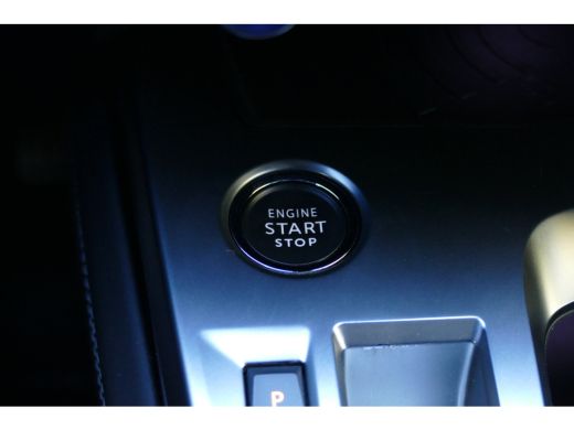 Peugeot 308 1.2 PURETECH 130PK 5-DRS ALLURE PACK AUTOMAAT / NAVI / CLIMA / 17"LMV / CAMERA / KEYLESS / FULL-L... ActivLease financial lease