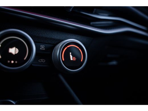 Skoda Superb Combi Sportline Business | Achteruitrijcamera | Climatronic, elektronische airconditioning met 3 ... ActivLease financial lease