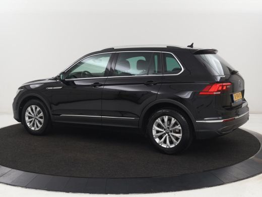 Volkswagen Tiguan 1.5 TSI Life Business | Leder | Stoelverwarming | Keyless | Carplay | Adaptive cruise | Navigatie... ActivLease financial lease