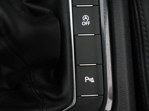 Volkswagen Tiguan 1.5 TSI Life Business | Leder | Stoelverwarming | Keyless | Carplay | Adaptive cruise | Navigatie... ActivLease financial lease