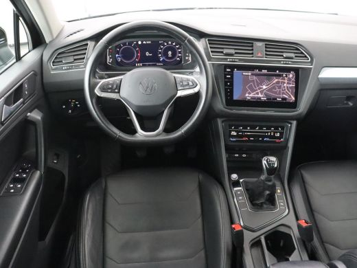 Volkswagen Tiguan 1.5 TSI Life Business | Leder | Stoelverwarming | Keyless | Carplay | Adaptive cruise | Navigatie... ActivLease financial lease