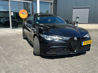 Alfa Romeo Giulia 2.0T Sprint Veloce Interieur | Panoramadak | Afneembare Trekhaak | 19" Licht Metalen Velgen | Cam...