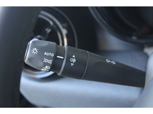 Alfa Romeo Junior 1.2 Turbo Hybrid Ibrida | Adaptieve cruise control | Full-LED | Parkeersensoren achter | Apple ca... ActivLease financial lease