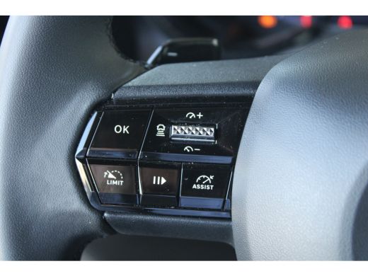 Alfa Romeo Junior 1.2 Turbo Hybrid Ibrida | Adaptieve cruise control | Full-LED | Parkeersensoren achter | Apple ca... ActivLease financial lease
