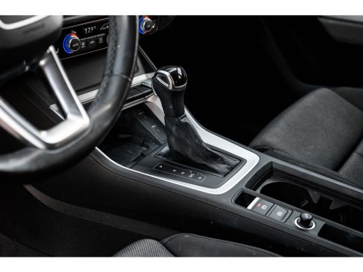 Audi Q3 45 TFSI e Advanced Edition 245 PK | Stoelverwarming Voor | Apple carplay/Android Auto | Parkeerse... ActivLease financial lease