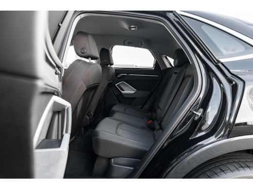 Audi Q3 45 TFSI e Advanced Edition 245 PK | Stoelverwarming Voor | Apple carplay/Android Auto | Parkeerse... ActivLease financial lease