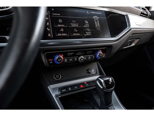 Audi Q3 45 TFSI e Advanced Edition 245 PK | Stoelverwarming Voor | Apple carplay/Android Auto | Parkeerse... ActivLease financial lease