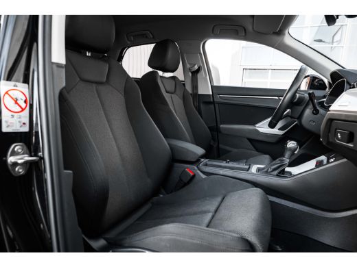 Audi Q3 45 TFSI e Advanced Edition 245 PK | Stoelverwarming Voor | Apple carplay/Android Auto | Parkeerse... ActivLease financial lease