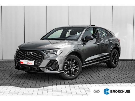 Audi Q3 45 TFSI e S Edition 245 PK | Panoramadak | Lederen Bekleding | Stoelverwarming Voor | Parkeersens...