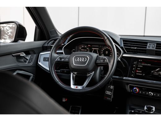 Audi Q3 45 TFSI e S Edition 245 PK | Panoramadak | Lederen Bekleding | Stoelverwarming Voor | Parkeersens... ActivLease financial lease