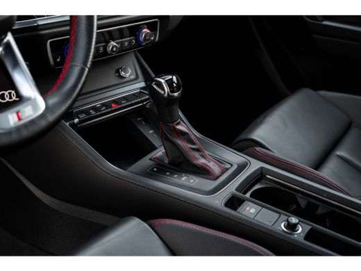 Audi Q3 45 TFSI e S Edition 245 PK | Panoramadak | Lederen Bekleding | Stoelverwarming Voor | Parkeersens... ActivLease financial lease