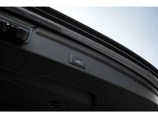 Audi Q3 45 TFSI e S Edition 245 PK | Panoramadak | Lederen Bekleding | Stoelverwarming Voor | Parkeersens... ActivLease financial lease