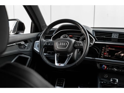 Audi Q3 45 TFSI e S edition 245PK | Panorama Dak | Sfeerverlichting | Ledere bekleding | Camera Achter | ... ActivLease financial lease